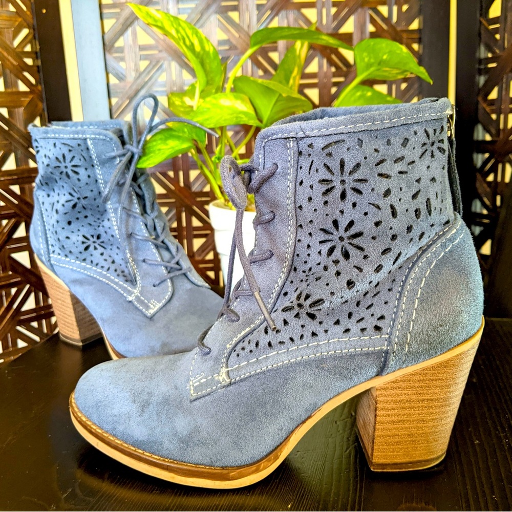 BLUE SUEDE Heeled Boots